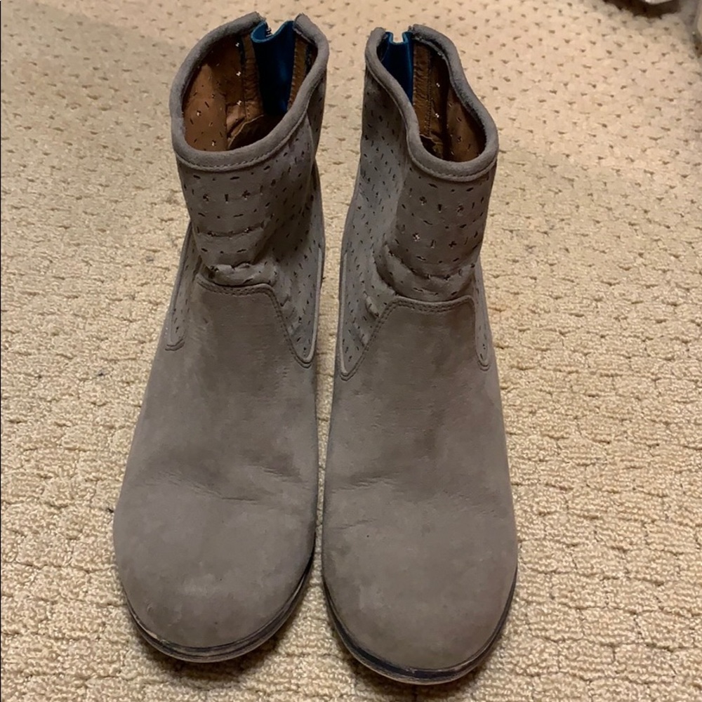 Quips booties
